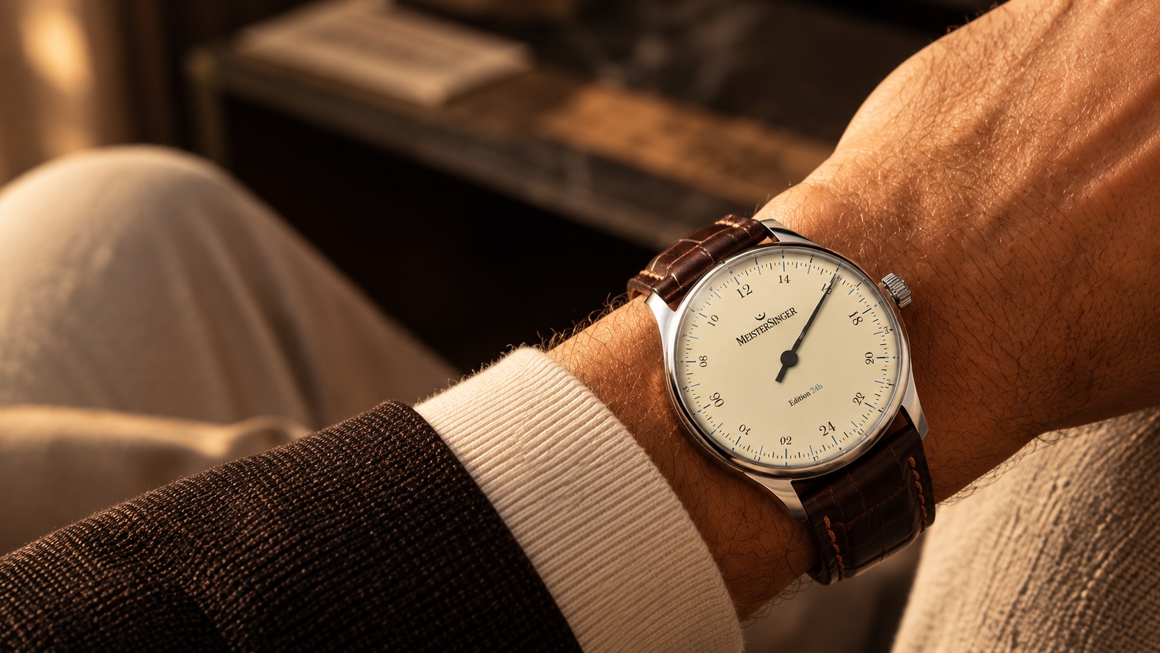 MeisterSinger Einzeigeruhr am Handgelenk